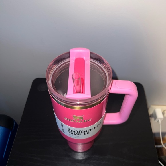 BNWT 40oz Pink Parade Stanley - Picture 4 of 5